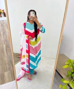 Lehengacholi ชุดเจ้าสาวสำหรับสาวๆในสไตล์ราชสถานกับเสื้อทำงานมุก - Product Image 5