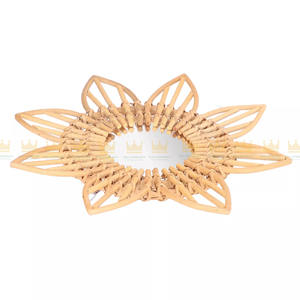 Miroir de maquillage moderne écologique Boho fabriqué à la main en rotin en forme de fleur dressing rétro décor de salle de bain design personnalisé - Product Image 4