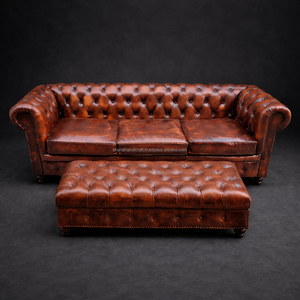 Canapé Chesterfield à trois places spacieux, design traditionnel, coussin moelleux, élégant mobilier de maison, idéal pour le salon, le bureau - Product Image 1