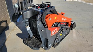 Chargeur compact sur chenilles Kubota SCL1000 2024 avec moteur diesel Kubota à double cylindre - Product Image 4