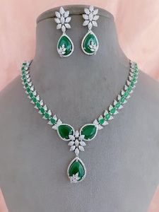 Collier fantaisie en diamant CZ Zircon avec boucles d'oreilles ensemble de bijoux aspect diamant américain pour cadeau de mariage fête élégante pour les femmes - Product Image 2