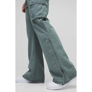 Pantalon cargo grande taille pour homme avec taille ajustable, tissu durable, plusieurs poches, coupe confortable pour un usage décontracté et en plein air - Product Image 3