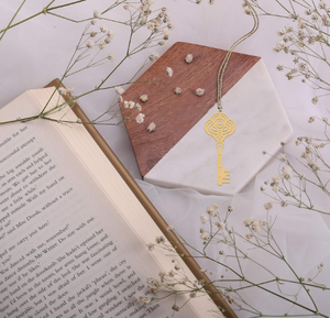 Marque-page en métal Aspect élégant Or Poli Forme unique Marque-page Livre élégant Lecture Plus Collection Signet - Product Image 6