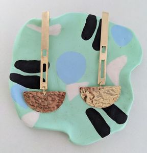 Boucles d'oreilles en laiton ethnique léger pour les boucles d'oreilles en laiton gravées de style été avec option de cadeau personnalisé accepter la conception personnalisée - Product Image 6
