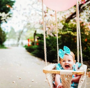 Chaise balançoire suspendue en macramé pour bébé - Product Image 2