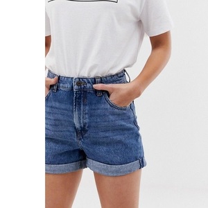 Pantalones cortos de mezclilla transpirables cómodos holgados de cintura alta de estilo informal de moda nueva de otoño 2025 para mujer del proveedor BD - Product Image 1