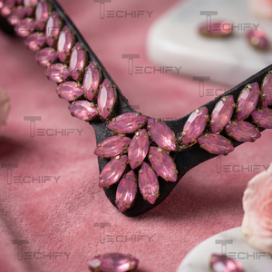 Cinta Frontal para Caballo en Forma de V con Cristales Rosados de Lujo |   Accesorio de Brida Ecuestre de Cuero Negro Hecho a Mano - Product Image 5