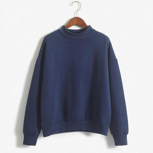 Sweat à capuche unisexe chaud et élégant, parfait pour les amateurs de mode de rue avec un matériau polaire confortable - Product Image 1