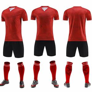 Tenues de football personnalisées en gros pour hommes, uniforme de football pas cher, ensemble d'uniformes de football à séchage rapide, maillot de football respirant - Product Image 4