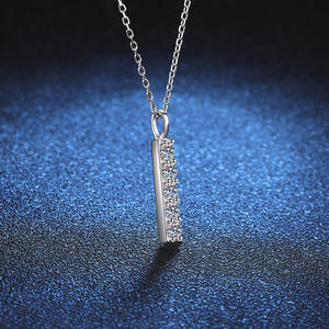 Collar con Colgante de Plata de Ley 925 de Alta Calidad con 5 Piedras, Elegante y Lujoso, Color D VVS, 0.25CT*5 Moissanita, Joyería para Mujer - Product Image 3