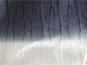 Sweat-shirt à capuche en coton lourd pour homme, logo brodé 3D, motif uni, pour l'automne, vente en gros - Product Image 4