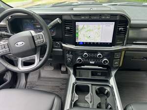 Promotion exceptionnelle 2023 Ford F-450 Super Duty Lariat 4x4 6.7-Liter Turbodiesel V8, 4 roues motrices, pack tout-terrain FX4 - Product Image 5