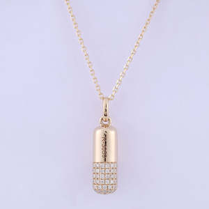 Collier médical en moissanite avec pendentif en forme de pilule solide, souvenir médical, bijoux fabriqués en laboratoire, argent 925 plaqué rhodium - Product Image 5