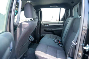 HI LUX 5 PLAZAS 200-299HP Turbo Diésel Transmisión Automática Interior de Cuero Oscuro Techo Solar Panorámico Izquierdo R21 SUV Tacoma 2024 - Product Image 2