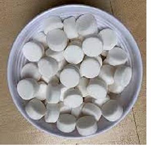 COMPRIMÉS DE SEL POUR L'ADOUCISSEMENT DE L'EAU PURIFIANT L'EAU SELON LES NORMES INDIENNES COMPACT SMOOTH SOLID COMPRIMÉS - Product Image 1