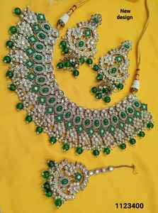 Latest Round Stylish Kundan & Drop FancyTraditional GoldTone Kundan <b>Pearl</b> Choker Necklace <b>Set</b> With Matching Earring&Mangtika <b>Set</b> - Product Image 3