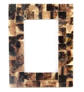 Cadre photo en bois MDF avec copeaux de résine par Axiom Home Accents, vente de cadres photo en résine - Product Image 1