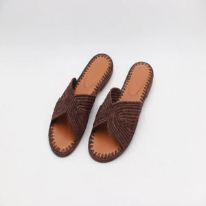 Vente en gros de pantoufles et sandales marocaines faites à la main en raphia, chaussures tissées écologiques pour femmes et hommes, commande en gros, fournisseur direct - Product Image 1