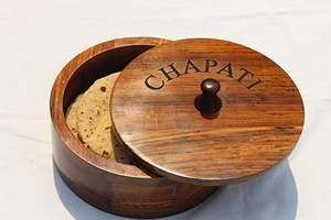 Boîte à chapati en bois artisanale avec finition naturelle pour des rotis frais et moelleux, boîte de rangement à chapati en bois de qualité supérieure - Product Image 3