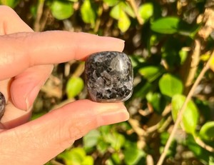 Cristales de Gabbro Índigo Pulidos de Alta Calidad al por Mayor, Grabados, para Decoración del Hogar y Feng Shui, Piedras Preciosas - Product Image 5
