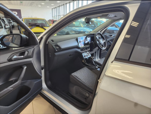 รถยนต์มือสองคุณภาพดีราคาประหยัด ปี 2026 โฟล์คสวาเกน ที-ครอส 1.0 TSI Life เกียร์ออโต้ พวงมาลัยขวา - Product Image 4