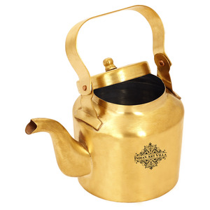 IndianArtVilla Hervidor de té con acabado mate de latón puro con 2 tazas de té con diseño de forro de latón para servir té y café - Product Image 2