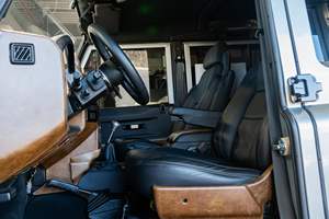 Magnifique Land Rover Defender 110 de 1987 avec moteur V8 LS3, 4x4, conduite à gauche et à droite - Product Image 3