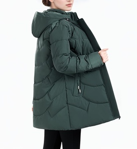 Veste matelassée personnalisée pour femme, couleur au choix, de haute qualité, pour l'hiver, isolation contre le froid, manches longues, unie, pour l'extérieur - Product Image 5