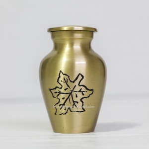 Urne en laiton sculpté gravé du fabricant bijoux de crémation imprimés sur mesure souvenirs en métal pour les cendres humaines petites fournitures funéraires - Product Image 4
