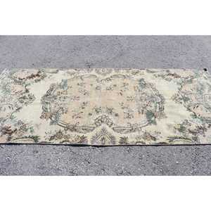 Tapis turc de 3,8 x 9,1 pieds, tapis vintage, tapis en laine unie vert et marron - Product Image 3