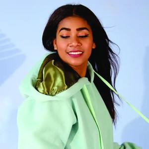 Sudadera con Capucha Personalizada para Hombre, Forro de Satén, Bordada, con Bolsillo Canguro, de Felpa, con Abertura Lateral - Product Image 4