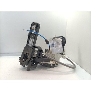 ตัวล็อคด้านหน้าขวาเมอร์เซเดส จีแอลเอ ซีรีส์ A1667200435 (13>) - Product Image 1