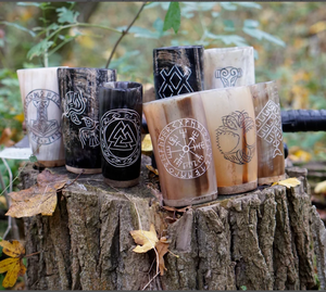 Cadeau de la mythologie du Moyen Âge Tasse Odin Symbole Yggdrasil, Cadeau pour couples, Cadeaux de Noël - Product Image 1