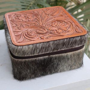 Caja de joyería de cuero real hecha a mano, almacenamiento de joyería de viaje, caja de joyería occidental, el mejor regalo para mujeres - Product Image 1