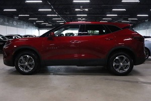 Chevrolet Blazer LT 2023 Estándar, SUV de 4 Puertas con Paquete 2LT - Product Image 3
