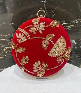 Sac à main de soirée de forme ronde de qualité supérieure fait à la main pochette brodée glamour avec broderie de perles pour les mariages et les fêtes sur tapis rouge - Product Image 3