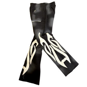 Pantalones acampanados con parches desgastados personalizados OEM, pantalones de chándal para correr Unisex, pantalones de chándal apilados acampanados con lavado ácido de lana de algodón para hombres - Product Image 4