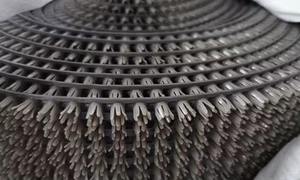 Rollo de alfombra de césped de excelente calidad, alfombra artificial impermeable para exteriores para eventos y parques infantiles disponibles a bajo precio - Product Image 6