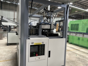 Sistema de Soplado Automático de Alta Eficiencia para la Fabricación de Botellas de PET - Product Image 2