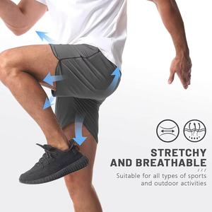 Pantalones cortos deportivos ligeros de secado rápido para hombre, logotipo personalizado, poliéster que absorbe la humedad, gimnasio, correr, entrenamiento, pantalones cortos esenciales para hombre - Product Image 3