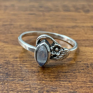 Ensemble de bijoux fins de 1,6 gramme, élégante bague en pierre de lune - Product Image 1