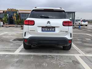 Citroën <span class=keywords><strong>C5</strong></span> <span class=keywords><strong>Aircross</strong></span> 1.6T Turbo SUV 6AT FWD 5 places avec <span class=keywords><strong>toit</strong></span> <span class=keywords><strong>ouvrant</strong></span>, édition luxe, modèle 2017 d'occasion - Product Image 3