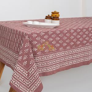 Mantel de mesa con estampado Dabu Dusty Rose, hecho a mano con estampado de bloques en algodón, para hotel y hogar. - Product Image 3