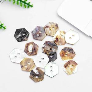 Nuevo diseño grabado Seashell vestido botón pulido perla Shell traje botones para prendas de moda - Product Image 4