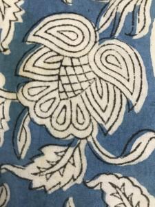 Tela de Algodón Estampada a Mano en Azul Índigo |   Textil Tradicional Indio con Diseño Floral de Vid - Product Image 2