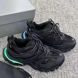 Chaussures Décontractées de Designer Style Rétro 2026 Série LED Running Track 3.0 Baskets Classiques Tendance Mode Homme - Product Image 1