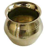 Pot à eau ou à couleur en laiton artisanal pour Puja, pot à plantes en design incurvé et style personnalisé avec emballage haut de gamme