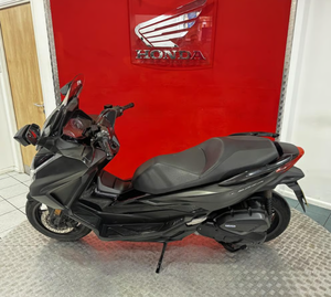 100 % REMISE Nouvelle moto NSS Forza 125 2026 disponible à la vente - Product Image 2