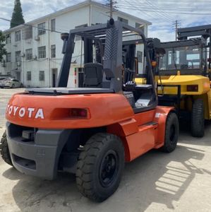 รถยกมือสองโตโยต้า7ตันรถยกดีเซลมือสองอุปกรณ์จัดการวัสดุคุณภาพดีบรรจุพาเลทเครื่องยนต์ - Product Image 4