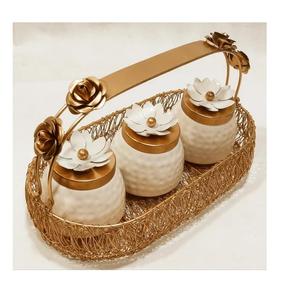 Panier en fil métallique doré pour la nourriture pour le stockage Panier en métal de concepteur utilisé dans la cuisine et la maison. - Product Image 3